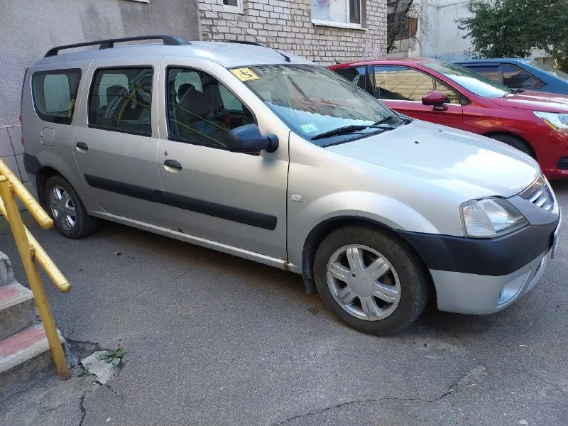 Дача логан универсал, 2008 года, куплена в автосалоне, один владелец, мотор 1.6, бензин, 5 мест, про... - фотография