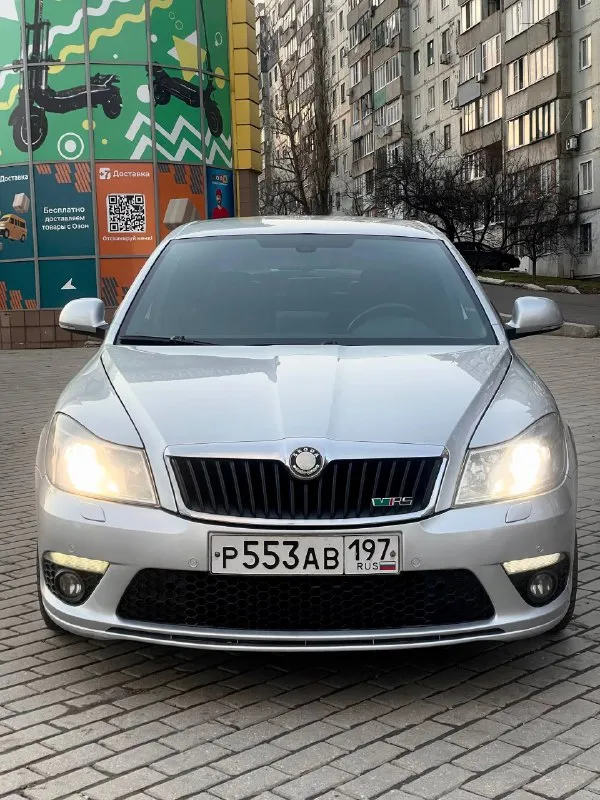 🇨🇿 skoda octavia rs 2010 dsg 2.0 tsi 📳 номер:+79494771813 / +79897136521 (есть телеграм) 💸 цена: 1🍋235 тыс. рублей (торг) продам шкоду октавию rs, в очень хорошем состоянии из под одного хозяина, с оригинальным пробегом, полный сток, без чип тюнинга и т. д. чистейшая автотека, без запретов залогов и скрутки, одно желтое дтп по бамперу. по кузову выглядит отлично, машина освежалась, ланжероны целые, тазик целый, обвесы перед/зад оригинальные. двигатель работает очень тихо без посторонних звуков, не дымит, турбина дует ! лично при мне была замена корзины сцепления боргварнер вместе с заменой масла, новый тнвд, новый прописанный блок абс, ремонт лопаток фазарегулятора, новые свечи ngk, переварена гофра и так по мелочи, есть заказ наряды. коробка переключает отлично, dq250 с мокрой сцепой. ходовка не гремит. по электрике все работает. по документам полный порядок, на учет встанет без каких либо проблем. торг уместен. обмен только с вашей доплатой. осмотр в любой день и время. звонить только заинтересованным - фотография - 3