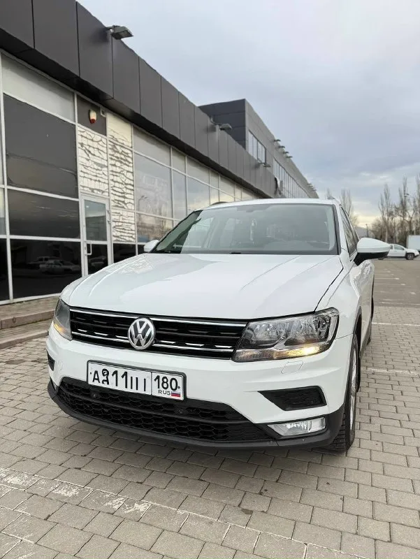 Volkswagen тигуан 2017г я собственник, второй по счету, птс оригинал. срочная продажа. хорошая комплектация, родной окрас. трехзонный климат, подвороты фар, подогрев 4 сидений и руля, ассистенты и тд. техосмотр пройден. родной пробег 180 тыс. обслужена. цена на неделю 1.540 000 авто оценка 1.9 автотека без выплат, такси и прочего. +79493404685 📞 звоните: +7(949)3404685 - фотография - 1