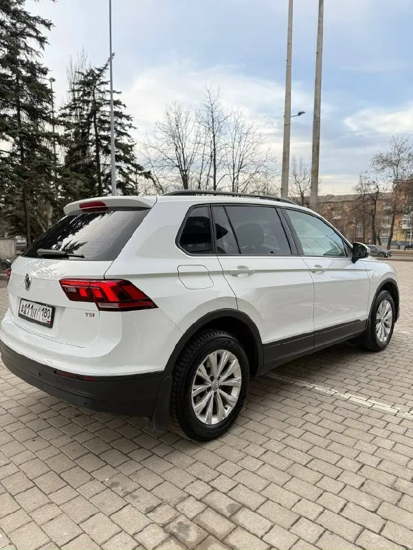 Volkswagen тигуан 2017г я собственник, второй по счету, птс оригинал. срочная продажа. хорошая комплектация, родной окрас. трехзонный климат, подвороты фар, подогрев 4 сидений и руля, ассистенты и тд. техосмотр пройден. родной пробег 180 тыс. обслужена. цена на неделю 1.540 000 авто оценка 1.9 автотека без выплат, такси и прочего. +79493404685 📞 звоните: +7(949)3404685 - фотография - 3