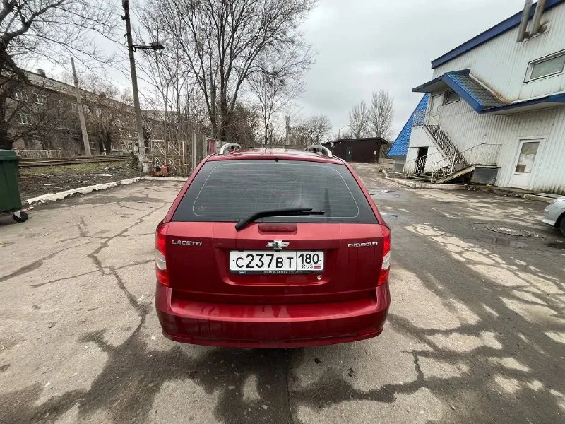 Собственник !!! продам лачетти 2007 года в кузове универсал. объем двигателя 1.6 пробег 269000 км ( ничего никогда не крутили) по факту 2 владелец 90% машины в родном окрасе присутствуют царапинки и другие следы эксплуатации. кондёр обслужен и работает. печка дует, подогревы работают. салон нормальный машина на ходу каждый день. перекупы не беспокойте, за 500 не продам. с продажей не спешу. цена 595000 торг будет реальному покупателю всем удачных продаж и покупок! +79497956303 +79493903302 г. донецк - фотография - 6