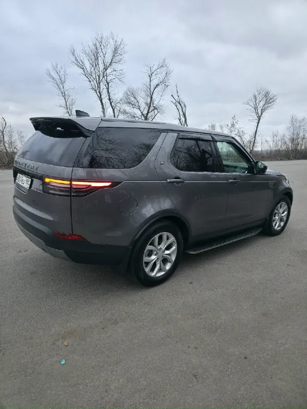 Продам land rover discovery v 2018 г. в. пробег 63000.двигатель 2.0 дизель,240 л. с. автомобиль в отличном состоянии, бережная эксплуатация. салон кожа, чистый, без затёртостей. бездорожья авто не видело. цена 4500000. осмотр енакиево. +79495111958 📞 звоните: +7(949)5111958 - фотография - 2