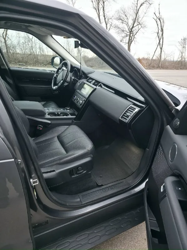 Продам land rover discovery v 2018 г. в. пробег 63000.двигатель 2.0 дизель,240 л. с. автомобиль в отличном состоянии, бережная эксплуатация. салон кожа, чистый, без затёртостей. бездорожья авто не видело. цена 4500000. осмотр енакиево. +79495111958 📞 звоните: +7(949)5111958 - фотография - 9