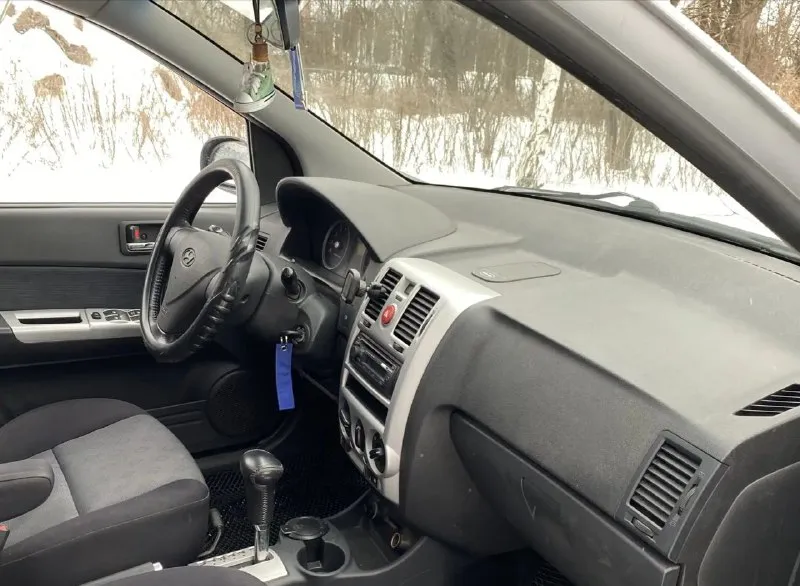 Продам! hyundai getz. 2009 года. двигатель 1.4. коробка автомат. пробег 133000. машина в хорошем техническом и внешнем состоянии. двигатель работает ровно, масло не берет совсем! коробка штатно, без пинков и дёргания!кузов без рыжья и подобного! масло, фильтра, ремни заменены! без дтп, все стекла родные! кондиционер, электростеклоподъемники 4 шт. , гур, подогревы сидений, abs. юридически чист, переоформление в мрео. цена 585 г. докучаевск +79493512567 📲 tg: петр мелихов 📞 звоните: +7(949)3512567 - фотография - 7