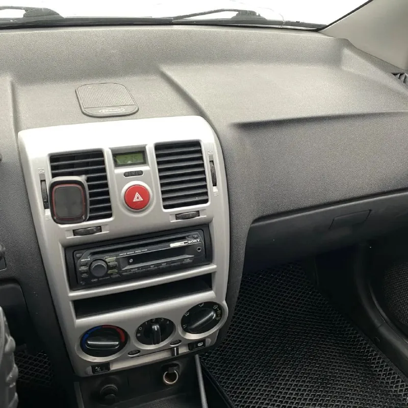 Продам! hyundai getz. 2009 года. двигатель 1.4. коробка автомат. пробег 133000. машина в хорошем техническом и внешнем состоянии. двигатель работает ровно, масло не берет совсем! коробка штатно, без пинков и дёргания!кузов без рыжья и подобного! масло, фильтра, ремни заменены! без дтп, все стекла родные! кондиционер, электростеклоподъемники 4 шт. , гур, подогревы сидений, abs. юридически чист, переоформление в мрео. цена 585 г. докучаевск +79493512567 📲 tg: петр мелихов 📞 звоните: +7(949)3512567 - фотография - 9