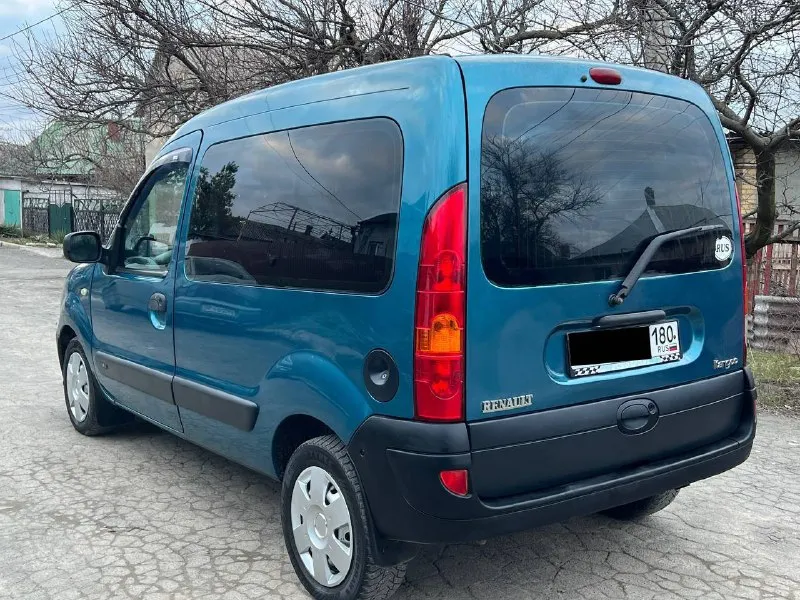 В продаже renault kangoo 2007 года, пробег 272207, 1.4 бензин 3 владельца по птс. продажа от собственника. состояние авто хорошее, на полном ходу осмотр мариуполь, так же возможен осмотр в донецке( по договоренности) цена 495! номер для связи +79496370012 (привязан телеграмм ) - фотография - 3
