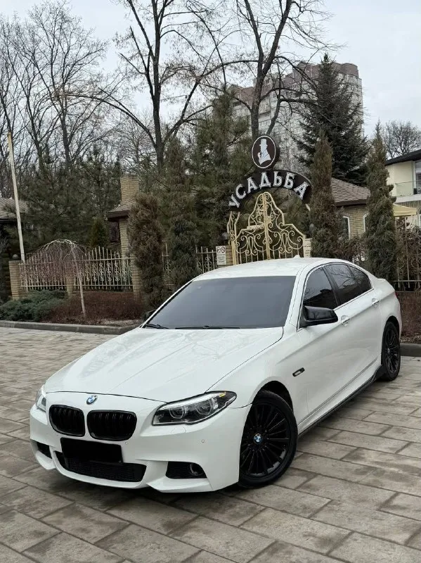 В продаже bmw 5 2013 года выпуска 🔥цена 1.520.000 ₽, торг быстрому покупателю! 🔥 2.0 twinturbo, работает отлично, не троит и не дымит. коробка переключает идеально, без пинков. ходовая обслужена задний привод. автомобиль имеет красивый внешний вид, по кузову выглядит как на фотографиях. без каких либо моментов. хорошая оптика. хорошая комплектация. дополнительно установлен приятный выхлоп. по документам полный порядок. осмотр донецк 🔥цена 1.520.000 ₽, торг быстрому покупателю! 🔥 ☎️ +7 (949) 742-53-98 📞 звоните: +7(949)7425398 - фотография - 2
