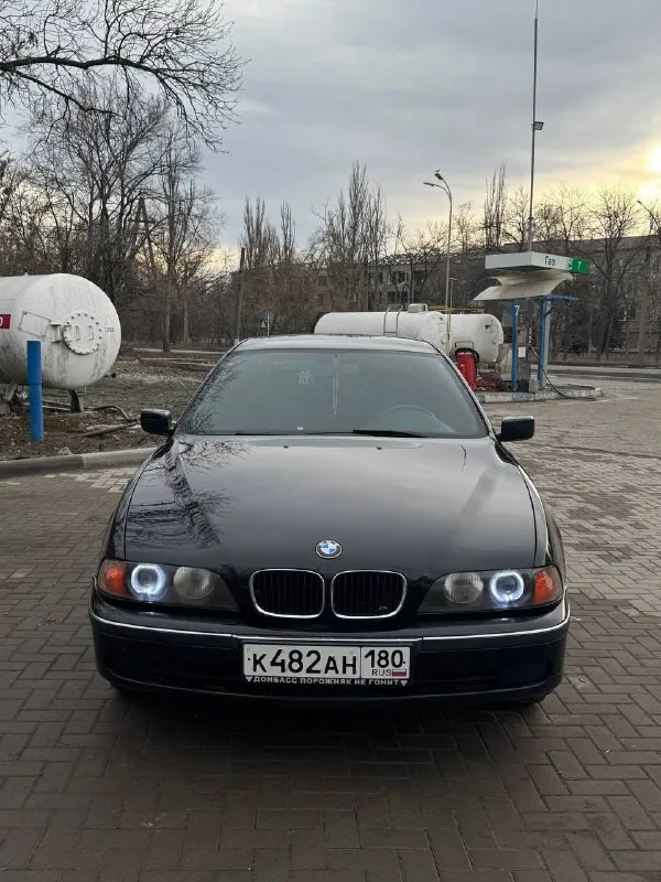 Продам bmw e39 2000 год 2 литра турбо мкпп родной пробег 320к работает отлично, тарахтит как надо, н... - фотография