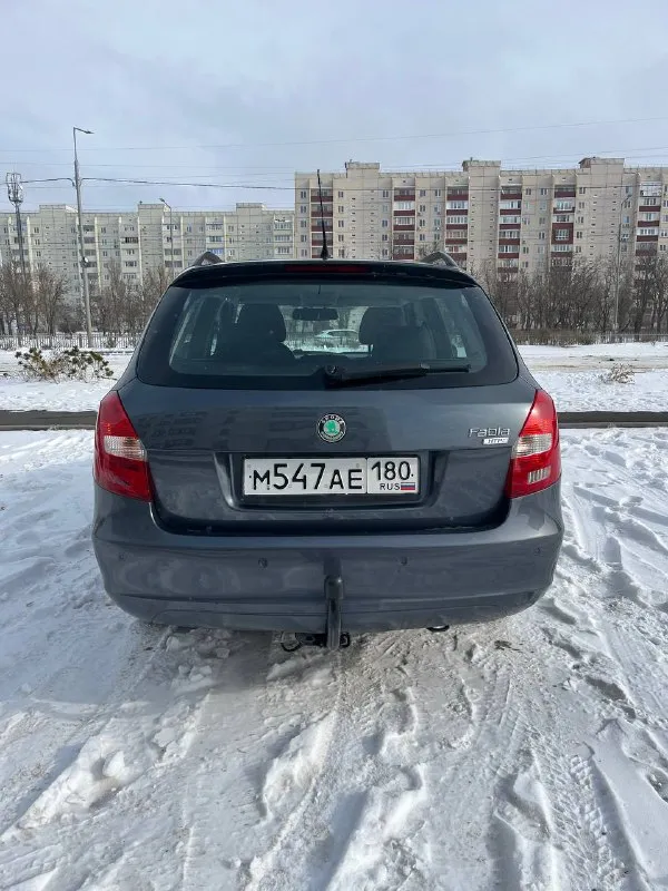 Продам skoda fabia. 2008 год объем двигателя - 1,2л. пробег 147 тысяс (родной) авто полностью в заводском окрасе, не единого подкраса! авто местное, не пригон! 1 хозяин с салона! двигатель в идеальном состоянии, коробка идеально переключает, дно, стаканы отлично, все в заводе! кузов без гнили и ржавчины. салон не просижен, не затертый, не прокуренный! электрика вся исправна. хорошая зимняя резина. очень экономный расход. кто ищет достойное состояние, приезжайте смотрите! осмотр г. мариуполь цена - 510 тысяч рублей. тел. +79494970042 - фотография - 5