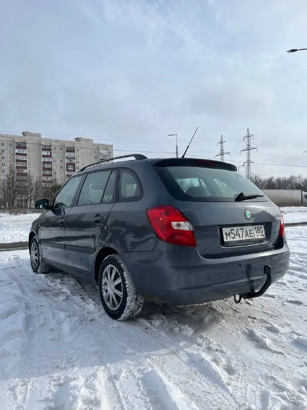 Продам skoda fabia. 2008 год объем двигателя - 1,2л. пробег 147 тысяс (родной) авто полностью в заводском окрасе, не единого подкраса! авто местное, не пригон! 1 хозяин с салона! двигатель в идеальном состоянии, коробка идеально переключает, дно, стаканы отлично, все в заводе! кузов без гнили и ржавчины. салон не просижен, не затертый, не прокуренный! электрика вся исправна. хорошая зимняя резина. очень экономный расход. кто ищет достойное состояние, приезжайте смотрите! осмотр г. мариуполь цена - 510 тысяч рублей. тел. +79494970042 - фотография - 6