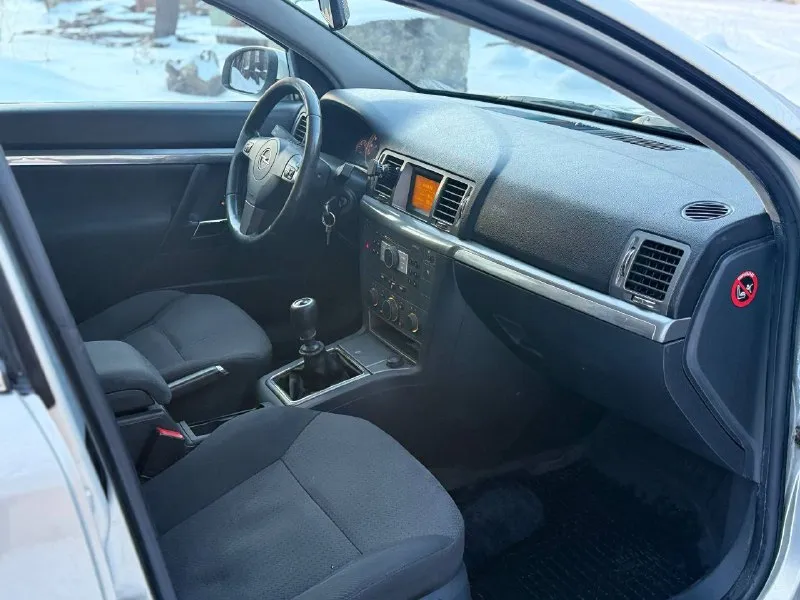 🚘 марка :opel vectra c рейсталинг (опель вектра с ) 📮 город:донецк 📅 год выпуска: 2007 💶 цена:525.000р🎁 ⛽ двигатель (тип, объем, ):бензин 1.8 🔧 тип кпп: механика 📝 описание: продам автомобиль opel vectra c рейсталинг, на полном ходу, двигатель работает отлично, ходовая часть в норме, коробка не хрустит, в общем и целом хороший автомобиль. звоните. ☎ контактный телефон:+79490860631 - фотография - 5