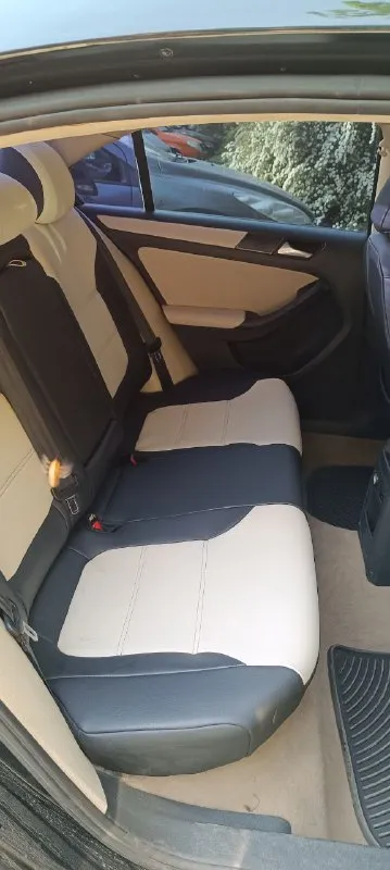 🚘 марка и модель: volkswagen jetta se (p7). 📏 пробег: 173 000 📆 год: 2012 📝 описание: двигатель 2,5 масло не ест ни грамма, меняю каждые 6 тыс км, не экономлю на автомобиле. установлено газовое оборудование с баком в нише запасного колеса. aкпп aisin 6-ступенчатая гидротрансформатор, полностью обслужен. по электрике работает каждая кнопочка. всё остекление оригинальное включая лобовое. один хозяин. комплектация: люк кожаный двухцветный салон кожаные руль микролифт сиденья полный электорпакет подогрев и электро регулировка зеркал подогрев передних сидений 4 эл. стеклоподъемника регулировка руля обогрев заднего стекла кондиционер ориг. легкосплавные диски 2 комплекта новой резины на дисках 2 ключа. магнитола с большим экраном aux, usb, cd чейнджер, mp3, bluetooth, от автомобиля не избавляюсь, любой вид переоформления, осмотр на сто за ваш счёт. цена: 1 299 000р. 📞 город и телефон: макеевка +7949 384 7200 📲 tg: @scorpion_3636 📞 звоните: +7(949)3847200 - фотография - 7