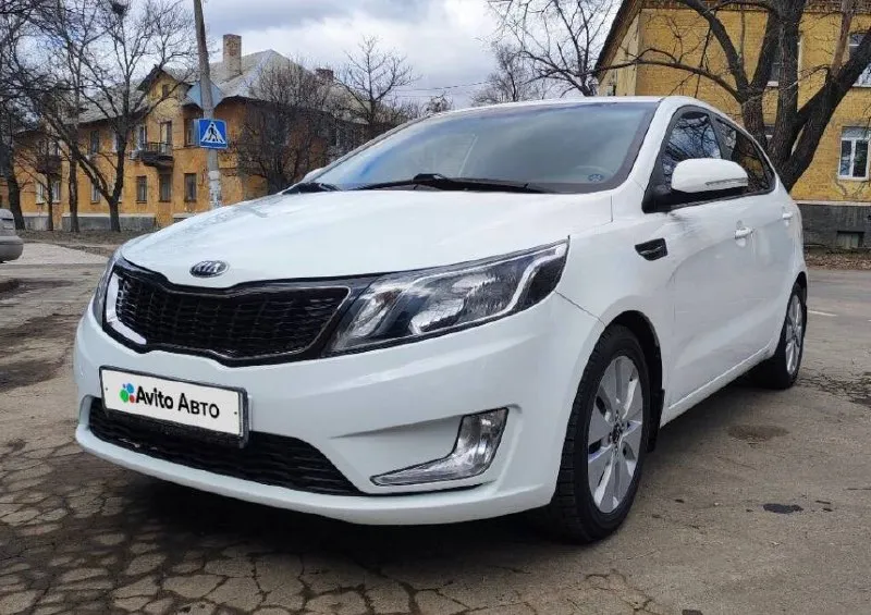 Продам
Кia rio 1.6 ат 2014
Родной пробег, заводской окрас.
В максимальной, что есть, комплектации.
Редкий на сегодняшний день экземпляр. Авто полностью обработано антикором! Зоны риска обтянуты защитной пленкой, капот, стойки часть крыши. Комплектация: без ключевой доступ, старт стоп, подогрев лобового стекла, руля, сидений, климат контроль, 4эсп, мультируль, круиз контроль, парктроник, сигнализация stariine с автозапуском и управлением со смартфона, 2ключа, гур, электрорегулировка зеркал, хорошая музыка с блютуз, передние и задние дисковые тормоза, два комплекта почти новой резины на дисках! Зима на дисках r16 лето на r15, мощный 1,6 мотор, автомат изумительно работает! Расход топлива 8.8/5.2, функция eco режим. Гаражное хранение, автоподбор, любые проверки без проблем.
Честный хозяйский автомобиль.
По документам идеально все.
Зеленая автотека.
Могу присутствовать при переоформлением в мрэо.
Место осмотра донецк центр.
+79493578224
1 365 000 Торг
📲 T
📲 Tg: @annet_325
📞 Звоните: +7(949)3578224 - фотография - 3