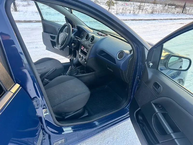 Ford fiesta 2008 1.4 m/t автомобиль в прекрасном состоянии и родным подтвержденным пробегом. техника в идеале, салон без потертостей и прокуров,3 хозяина, автомобиль южный,2 ключа, хорошея зимняя резина. подробности по тел. 🚙 пробег 130 000 км 💵 445 000₽ ☎️ +7 (949) 573-62-32 сергей - фотография - 6