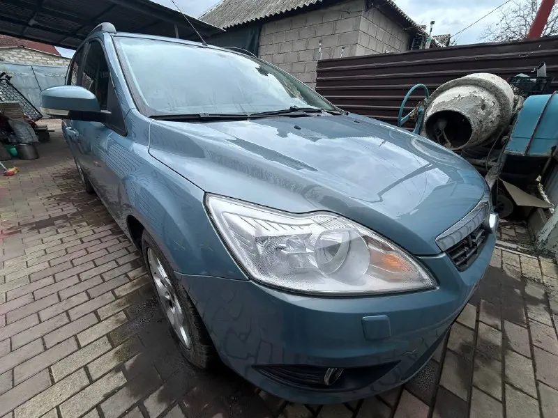 Ford focus 2009 год выпуска 1.8 бензин механическая коробка передач пробег 252000 км двух зонный кли... - фотография