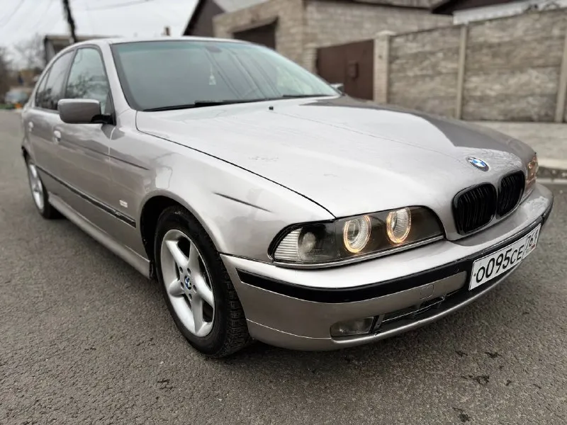 Bmw e 39 1998г 2.5 акпп в хорошем состоянии двигатель и акпп контрактные работают идеально по ходовой все в порядке люк рабочий не течет, по электрике все исправно, комплектация individual документы в полном порядке! цена 450т +79497309912 - фотография - 2