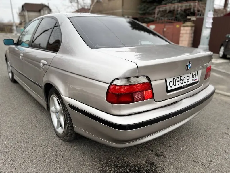 Bmw e 39 1998г 2.5 акпп в хорошем состоянии двигатель и акпп контрактные работают идеально по ходовой все в порядке люк рабочий не течет, по электрике все исправно, комплектация individual документы в полном порядке! цена 450т +79497309912 - фотография - 4