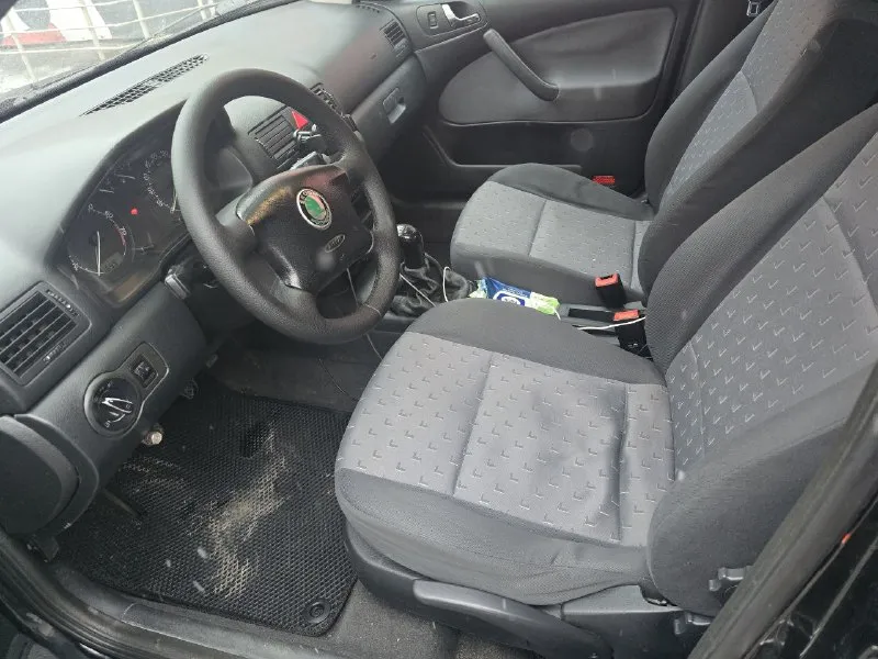 Марка автомобиля: skoda octavia tour год выпуска: 2004 пробег: 390000 км объем двигателя: 1.6 описание: продам skoda октавию тур почти в отличном состоянии (для своих лет очень хорошо сохранилась) год 2004 1.6 4 эсп, подогрев сидений и зеркал по кузову без жести, окрасы только косметика и устранение ваговских болячек. колёса огонь, салон не затёрт, ходовка сбитая, мотор и коробка на ура. руль перешит, кондёр заправлен, поменяны свечи и провода. торг на месте. цена: 495000 номер телефона: +79496419331 город: донецк продавец: игорь предложить пост | мы в вк | реклама 📞 звоните: +7(949)6419331 - фотография - 5