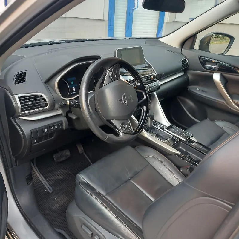 Mitsubishi eclipse cross 2019 года. ✅японская сборка. ✅в рф одна владелица 2,5 года. ✅полный привод. 1,5 турбо. ✅комплектация sel. кожаный салон, климат контроль, слепые зоны, камера 360, проекция на стекло и т. д. ✅пробег на сейчас 78 т. км. ✅цена 2 180 т. руб. донецк. т. +7949-424-81-66 - фотография - 4