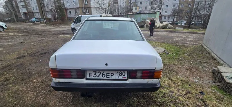 Продаю бодрого мерса. с гуром w 190 после капиталки пол года(работает отлично, тянет отлично) дно и... - фотография