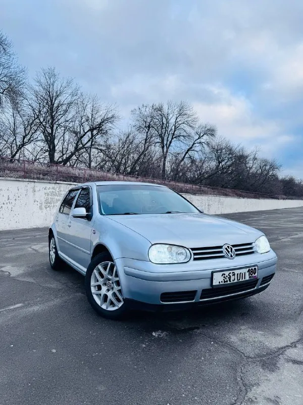 💶 цена: 600000 разумные торги 📮 город: донецк 🚘 марка / модель: volkswagen golf 4 📅 год выпуска:2001 📊 пробег: 324000 ⛽️ двигатель : 1,6 16v бензин\ газ 🔧 тип кпп: механика 👨‍⚖ владельцев в птс: 1 📝 описание: стеклоподъемники, кондиционер. кузов в хорошем состоянии. машина на ходу каждый день. новый аккумулятор, хорошее гбо, 2 комплекта резины ( новая ) зима/лето, хорошая музыка + сабик. отдам все доп запчасти ☎ контактный телефон: +7 (949) 405-02-23 📞 звоните: +7(949)4050223 - фотография - 1