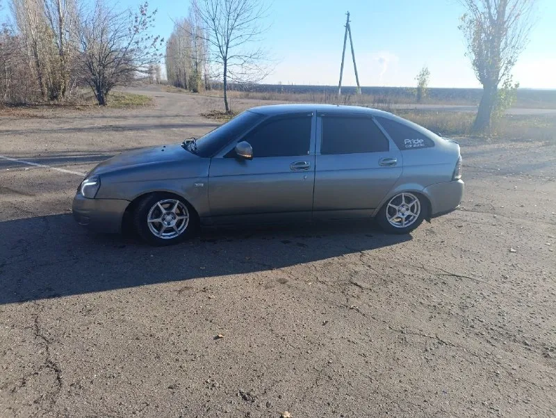 Продам priora 2170 мотор 1.6 16 клапанный. 2010 год машина на полном ходу, по лкп есть моменты, не гнилая, по документам собственник. комплектация абс, эур, эсп, тонировка лобовое 20%, остальное 5%. свет лэд вайпер ближний 130ват, дальний 160 птф 60 ват линзованные, новый акб. музыка, генератор впс 253 амперный с регулятором напряжения, фронт 2х20 прайд соло 8, 2 рупора, cаб прайд 15 киловатник, гу аура 79, занижение вкруг стойки -70 пружины -90 дэмфи, руль приора 2, выхлоп паук субару саунд, цена 330 с музыкой 260 без, минимальный торг, г горловка +79493091910 📞 звоните: +7(949)3091910 - фотография - 3