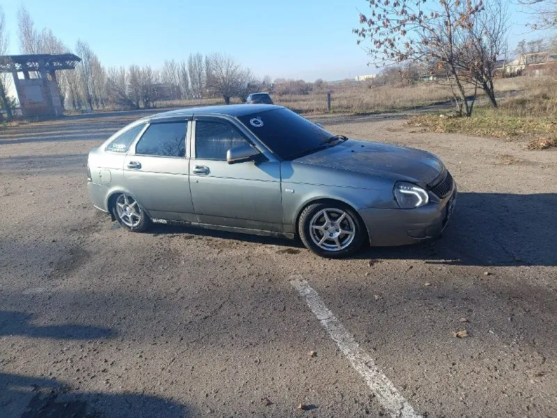 Продам priora 2170 мотор 1.6 16 клапанный. 2010 год машина на полном ходу, по лкп есть моменты, не гнилая, по документам собственник. комплектация абс, эур, эсп, тонировка лобовое 20%, остальное 5%. свет лэд вайпер ближний 130ват, дальний 160 птф 60 ват линзованные, новый акб. музыка, генератор впс 253 амперный с регулятором напряжения, фронт 2х20 прайд соло 8, 2 рупора, cаб прайд 15 киловатник, гу аура 79, занижение вкруг стойки -70 пружины -90 дэмфи, руль приора 2, выхлоп паук субару саунд, цена 330 с музыкой 260 без, минимальный торг, г горловка +79493091910 📞 звоните: +7(949)3091910 - фотография - 5