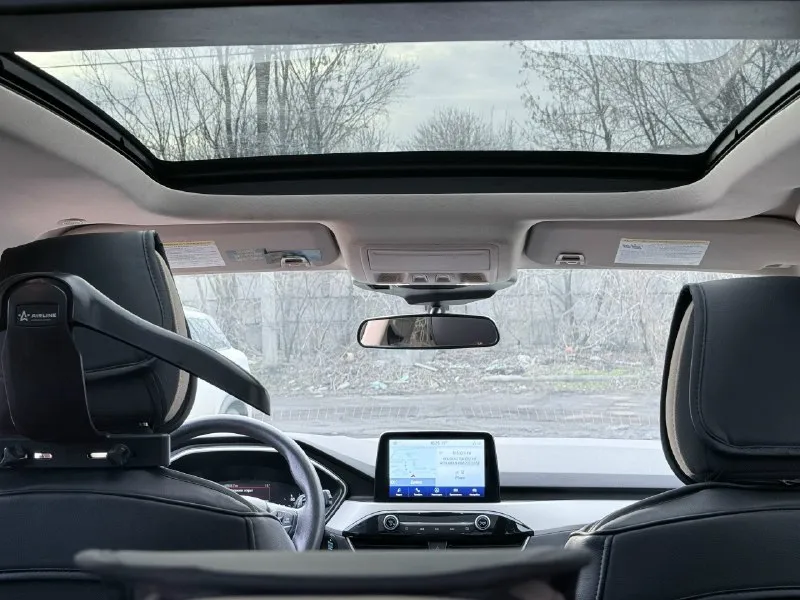 Автор: ford escape год 2020 1.5 181л. с привод полный пробег 69500 т. к комплектация хорошая. адаптивный круиз. датчики мертвых зон. помощь при спуски. предупреждение столкновение. машина русифицирована все на русском языке. навигатор все страницы снг. андройд авто и apple carplay по блутусу никаких шнуров. цена 2 🍋 торг есть у машины. +79493043232.. !!!наш телеграм канал [ бесплатное размещение за репост!!! правила сообщества [ мы в мах [ [ 📞 звоните: +7(949)3043232 - фотография - 8