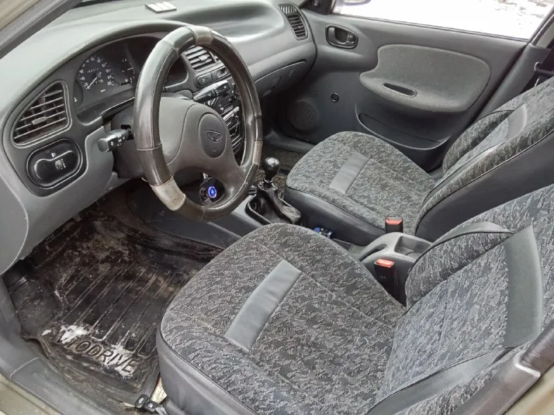 Продам ланос 2007 год 1.5 поляк пробег 62. т. реальный. я хозяин. авто обслужен масла грм тосол всё нормально. коробка кузов автомобиля ходовая без проблем. есть гур два стекло подъёмника. два комплекта резины. электрика вся рабочая. музыка. машина обработана обесшумлена. гаражное хранение. брянка звоните 79591542881 📞 звоните: +7(959)1542881 - фотография - 6