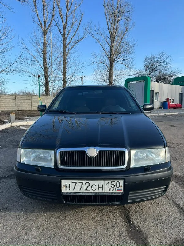Skoda octavia tour 2008 год один владелец двигатель 1.6 bfq( 102 л. с. ) пробег 210.000 км автомобиль в хорошем состоянии. кузов ровный, без гнили и ржавчины. мотор работает идеально, едет бодро, масло не берет. ходовая часть обслужена. кпп без хрустов. сцепление в порядке. салон в отличном состоянии, не протертый, не прокуренный, водительская дверная ручка целая, черный потолок, козырьки и ручки черные. хорошая комплектация: кондиционер, усилитель руля (гур), центральный замок, электрорегулируемые зеркала, обогрев зеркал, корректор фар, передние стеклоподъемники, регулировка рулевой колонки, регулировка сидений по высоте, омыватель фар, заводской черный салон, очень вместительный багажник. юридически в полном порядке. территориально город макеевка. цена: 540 тыс. ₽, торг при осмотре. +79494549916 📞 звоните: +7(949)4549916 - фотография - 2