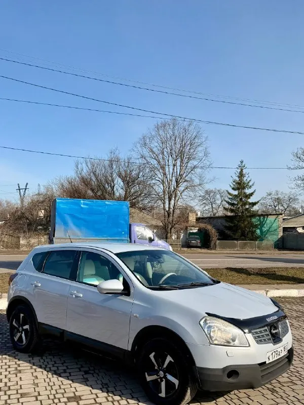 Продам nissan qashqai 2007 года 2.0 вариатор двигатель работает исправно ✅ кпп тоже работает отлично 👌 по ходовой части без вложений ❗ не давно установил новые литые диски и новую резину!!!! по машине работает всё исправно 👍 как говорится сел и поехал) по документам кристально чистая машина!!!! осмотр: макеевка цена:785.000 руб тел:+79495061011 тел:+79490416591 - фотография - 2
