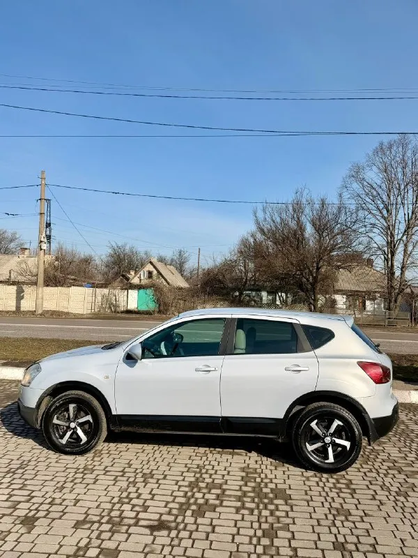 Продам nissan qashqai 2007 года 2.0 вариатор двигатель работает исправно ✅ кпп тоже работает отлично 👌 по ходовой части без вложений ❗ не давно установил новые литые диски и новую резину!!!! по машине работает всё исправно 👍 как говорится сел и поехал) по документам кристально чистая машина!!!! осмотр: макеевка цена:785.000 руб тел:+79495061011 тел:+79490416591 - фотография - 4