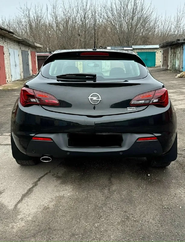 Продам! opel astra gts 2012 г. 1.4л. (140 л/с) коробка ат(автомат) - 6 ступенчатый ! родной пробег 180.000 тыс. один владелец! обслуживалась до 2022 г. у официального дилера ! хорошая комплектация ! авто в отличном состоянии как внешне так и технически ! без вложений ! мотор, коробка, ходая, (на отлично ) ! 10.10.2024 было проведение большое то ! заменили : цепь, фазики, помпа, масла, антифриз и тд… ! всегда все менялось вовремя ! чистый аккуратный, не курящий салон кожа-ткань. -линзованная оптика -круиз контроль -климат контроль -паркторник задний ( заводской) -парктроник передний ( заводской) -мульти руль -музыка bluetooth аux -бортовой компьютер -диски r-18 резина зима -подогрев сидений -полный комплект ключей - 2 шт. 🔑 -авs, esp -безопасность 6 подушек готов на любые проверки!автомобиль находится в горловке. цена: 1.065.000тыс. торг возле авто ! тел: +7-949-522-89-63 или +7-929-613-79-93 max, telegram. 📞 звоните: +7(949)5228963 - фотография - 5