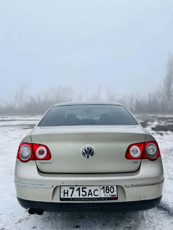 Volkswagen passat b6 год выпуска: 2008 : 1.8 tsi коробка : классический автомат не dsg технически автомобиль в исправном состоянии. установлен абсолютно новый двс без пробега. ходовая часть автомобиля перебрана, заменены все жидкости. комплектация: адаптивный свет, круиз контроль, датчик дождя, подогрев сидений, климат контроль, электро регулировка сидений и зеркал, auto-hold. цена: 720.000₽ возможна продажа в кредит по двум документам 💵 г. шахтерск +79493230053 📲 tg: виталий 📞 звоните: +7(949)3230053 - фотография - 5