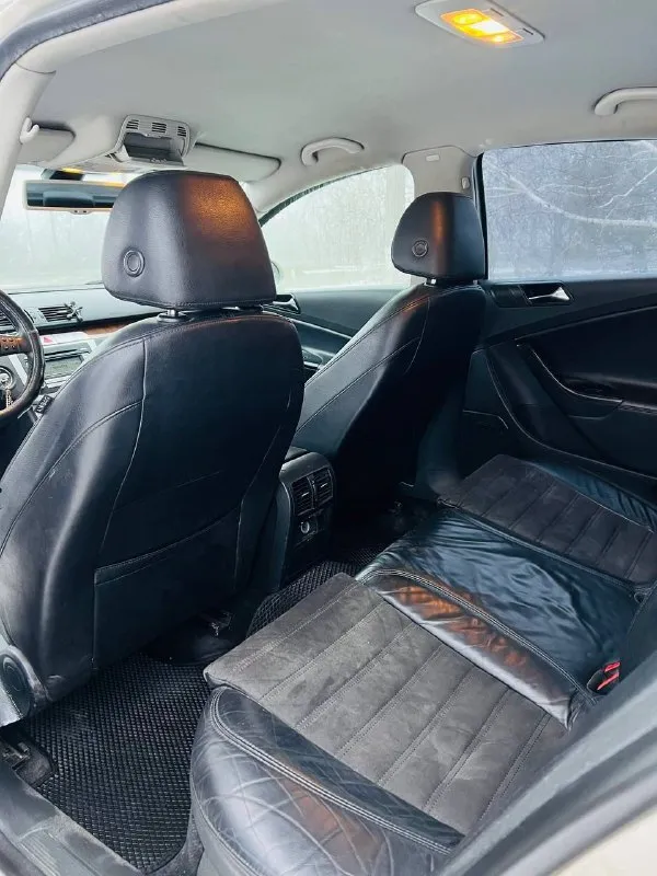 Volkswagen passat b6 год выпуска: 2008 : 1.8 tsi коробка : классический автомат не dsg технически автомобиль в исправном состоянии. установлен абсолютно новый двс без пробега. ходовая часть автомобиля перебрана, заменены все жидкости. комплектация: адаптивный свет, круиз контроль, датчик дождя, подогрев сидений, климат контроль, электро регулировка сидений и зеркал, auto-hold. цена: 720.000₽ возможна продажа в кредит по двум документам 💵 г. шахтерск +79493230053 📲 tg: виталий 📞 звоните: +7(949)3230053 - фотография - 8