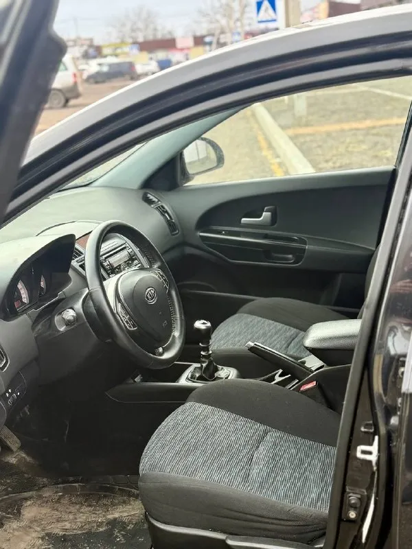 Продам kia ceed 2008г. В, пробег 189 т. Км, объем 1.6. Авто без дтп, двс, мкпп, подвеска, электрика - всё полностью исправно и работает штатно как и должно работать у полностью исправного автомобиля. Дно, пороги, арки без намека на ржавчину.
По комплектации - 4 эсп, цз, гур складные электро зеркала, авs, климат, мульти руль, обогрев зоны дворников, подогрев сидений, литые диски р16 и т. Д.
С чистой и прозрачной историей, без каких либо юридических проблем на хорошей зимней резине.
Цена 620 тыс руб
Телефон +79493135029 - фотография - 7
