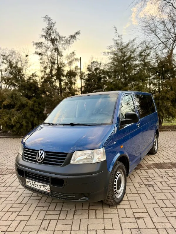 Продам volkswagen t5 1.9 tdi 2007 год 1 владелец за всю жизнь, пассажир 7+1 мест по кузову авто в очень достойном состоянии, двигатель без нареканий, коробка 5ст переключается легко, ничего не хрустит и не выбивает, по электрике все работает, пробег автомобиля 281 000км, заводская рабочая webasto, abs, asc, led фары, свет отличный, ходовка перебранная, все без нареканий, категория b, стоит отличная зимняя резина, авто в очень достойном состоянии, по запросу пришлю видео работы двс и обзор по кругу 🔄 по документам любое переоформление ✅ цена 1 100 000 рублей торг минимальный!) макеевка, звоните +79495570537 феникс либо +79920409993 теле2 📞 🇷🇺 звоните: +79495570537 - фотография - 2