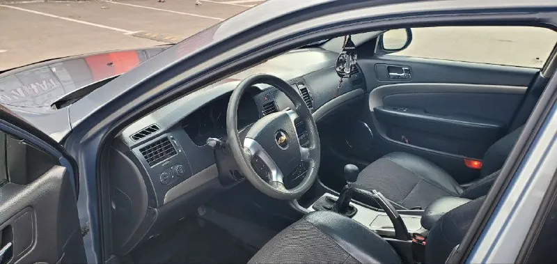 Продам шевролет эпику. 2011 год 2 л. бензин. механика. пробех 230000.. . в отличном состоянии без вложений вся в родне кроме 2 элементов 2 косметических окраса готов на любые проверки двигатель коробка ходовая всё в отличном состоянии масло не расходует от замены до замены по электрике работает каждая кнопка стекла все заводские остальная информация по телефону цена 700.000.. торг. . т + 7 949 003 60 29.. .т + 7 949 493 25 03.. . - фотография - 7