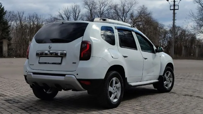 Renault duster 2.0 механика 6 ст. 2016 г. полный привод. гбо. 187 т. км. богатая комплектация. 1 владелец. цена: 950.000 рублей техосмотр пройден. юридически чистый. документы в порядке, готовые к переоформлению. кузов оцинкованный, без ржавчины. имеются жизненные моменты в виде сколов и притертости на двери, ничего критического, из-за этого цена автомобиля снижена. техническое состояния без каких-либо вопросов, вложений не требует. в комплектацию входит: отключаемый полный привод, кондиционер, электрообогрев лобового стекла, заднего, зеркал, передних сидений, круиз-контроль, камера заднего хода с парктрониками, удобная мультимедиа система, противотуманные фары, литые оригинальные диски на свежей белшине, электропривод зеркал и всех стекол, ограничители дверей, заводские лэд фары. тот самый полноприводный, свежий, надежный, комфортный паркетник до миллиона. дастер не оставляет шансов конкурентам. днр, донецк, ленинский р-н. +79494631520 📞 звоните: +7(949)4631520 - фотография - 2