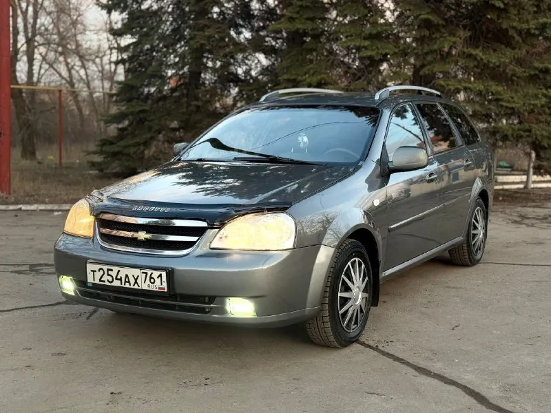 Chevrolet lacetti! 2012 года выпуска газ-бензин евро4 мотор 1.6. 109 л. с. механика кондиционер. гид... - фотография