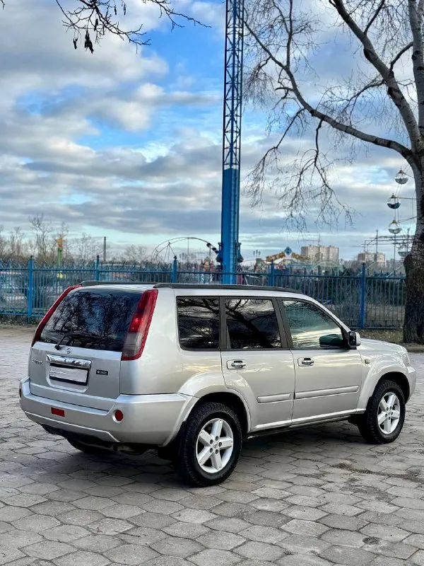 💪 nissan x-trail 💰цена: 850 000р 🏢город: мариуполь 📅год выпуска: 2005 🧾пробег: 183 596км. ⚙️двигатель: 2.0 ⛽топливо: бензин ⚙️кпп: автомат 4х4 📞 телефон: +7-949-727-41-51 +7-949-551-91-52 +7-989-263-55-56 💾 описание: ✅ настоящий японский джип с полным приводом. крепкий кузов без дефектов, коррозии и дтп, преимущественно в родной краске. ✅ надежный цепной двигатель в паре с классическим гидротрансформаторным автоматом и подключаемым полным приводом не имеет заводских недостатков, надежный и не прихотливый. ❄️/🔥 климатконтроль работает отлично, открывающаяся панорама, электро-зеркала с подогревом, полный электропакет, гур, abs, центральный замок, android магнитола с bluetooth и камерой заднего вида, литые диски на новой зимней резине. улица шевченко 269 ➕автомобиль с пройденным техническим осмотром и готов к переоформлению. 🏦 возможна продажа в кредит по двум документам. - фотография - 4