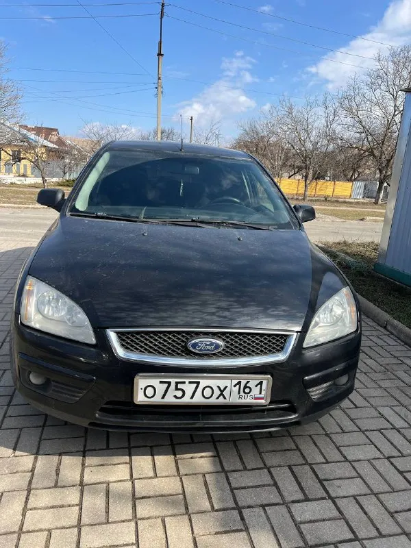 Продам ford focus 2 ghia год: 2007 пробег: 247 родной двигатель 1.8 бенз 125лс нареканий нет, едет классно, ходовая часть недавно обслужена, новые колодки тормозные диски, делать ничего не нужно, салон очень хорошо сохранился не затертый, кузов в очень достойном состоянии без гнили и коррозии, днище все целое! в дтп не был все крепления везде завод! полная комплектация ghia с двух-зонным климатом подогревами сидений, лобового, зеркал, стабилизация, дисковые тормоза вкруг, стеклоподьемники вкруг, подрулевое управление музыкой, эл. фары, птф, бортовик, стекло лобовое без трещин стоит заводское с обогревом! автомобиль уже на летней резине практически новой! на данный момент вложений не требует. документы чистые, птс оригинал! тех осмотр есть. торг есть цена: 545000р 📍мариуполь 📞+79496463727 - фотография - 5