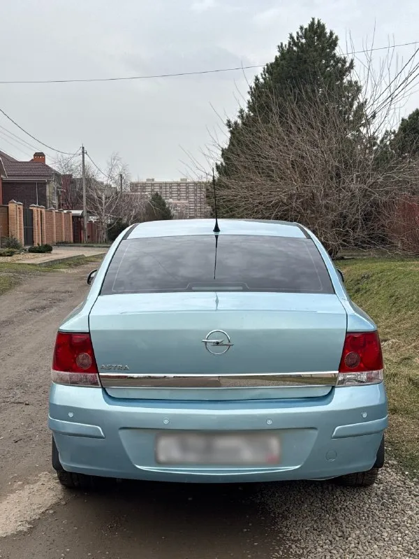 Продам opel astra год выпуска: 2010 : 1,8 л. , механика. пробег: 165 тыс. км. ✅ 2 владельца. ✅ кузов в хорошем состоянии, все стекла родные. автомобиль обслужен от и до. проведено много работ. полностью перебрана подвеска, в идеальном состоянии. , коробка без каких-либо нареканий. все работает как и должно. за машиной следили и ухаживали. времени и средств не жалели. замена масла каждые 7 тыс. км. салон в хорошем состоянии, чистый, не прокуренный. под чехлами отличные сидения. хорошая комплектация, есть все необходимое. отличная ксеноновая оптика. эл. рег. фар и зеркал. датчик света и дождя. эл. стеклоподъемники. мультируль. ✅ два комплекта дисков с резиной. летний комплект yokohama на родных, красивых дисках. ✅ два ключа. ✅ сервисные книги. тех. осмотр сделан. цена: 650 ₽ хороший торг будет! +7(949)606-44-51 по вопросам звоните. нахожусь в донецке. . 📞 звоните: +7(949)6064451 - фотография - 6