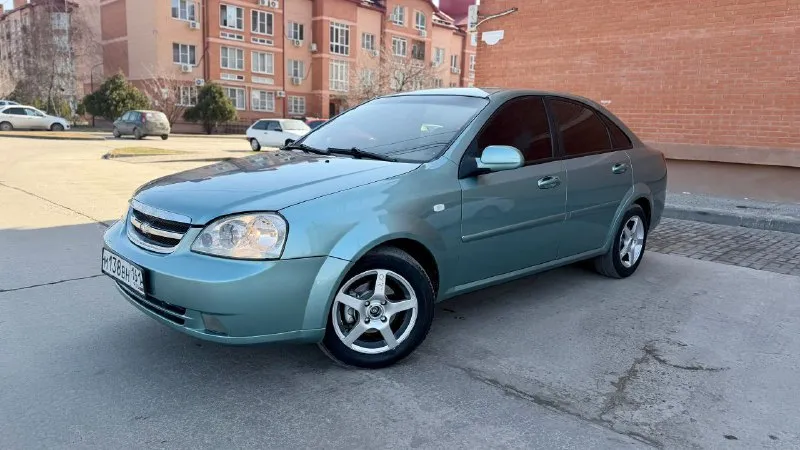 Цена: 510.000₽. торг продаю chevrolet lacetti по документам авто чистая, любое оформление, тех-осмотр пройден, автомобиль в отличном состоянии, пробег родной, автотека зеленая, кузов весь ровный, без дтп, без гнили и ржавчины, пороги и дно в идеальном состоянии. по технической части автомобиль полностью обслужен, двигатель работает тихо, масло не ест от слова совсем, коробка работает идеально, ходовая полностью обслужена, комплектация: кондиционер, стеклоподъемники, электрозеркала с подогревом, штатная сигнализация, мультируль, abs, магнитола pioneer, отличная летняя резина на литье. звоните в любое время. возможен обмен, с вашей доплатой. двигатель: 1.6.бензин. год: 2009. пробег: 220 к. коробка: механика 5 ст. г харцызск-макеевка. тел +79490402844 николай 📞 звоните: +7(949)0402844 - фотография - 2