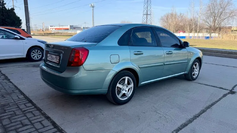 Цена: 510.000₽. торг продаю chevrolet lacetti по документам авто чистая, любое оформление, тех-осмотр пройден, автомобиль в отличном состоянии, пробег родной, автотека зеленая, кузов весь ровный, без дтп, без гнили и ржавчины, пороги и дно в идеальном состоянии. по технической части автомобиль полностью обслужен, двигатель работает тихо, масло не ест от слова совсем, коробка работает идеально, ходовая полностью обслужена, комплектация: кондиционер, стеклоподъемники, электрозеркала с подогревом, штатная сигнализация, мультируль, abs, магнитола pioneer, отличная летняя резина на литье. звоните в любое время. возможен обмен, с вашей доплатой. двигатель: 1.6.бензин. год: 2009. пробег: 220 к. коробка: механика 5 ст. г харцызск-макеевка. тел +79490402844 николай 📞 звоните: +7(949)0402844 - фотография - 7