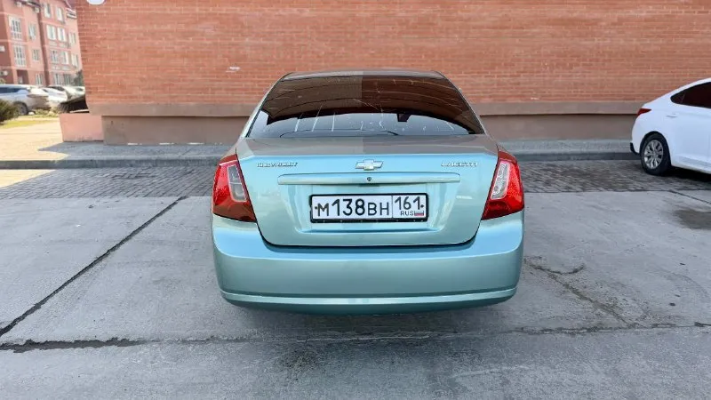 Цена: 510.000₽. торг продаю chevrolet lacetti по документам авто чистая, любое оформление, тех-осмотр пройден, автомобиль в отличном состоянии, пробег родной, автотека зеленая, кузов весь ровный, без дтп, без гнили и ржавчины, пороги и дно в идеальном состоянии. по технической части автомобиль полностью обслужен, двигатель работает тихо, масло не ест от слова совсем, коробка работает идеально, ходовая полностью обслужена, комплектация: кондиционер, стеклоподъемники, электрозеркала с подогревом, штатная сигнализация, мультируль, abs, магнитола pioneer, отличная летняя резина на литье. звоните в любое время. возможен обмен, с вашей доплатой. двигатель: 1.6.бензин. год: 2009. пробег: 220 к. коробка: механика 5 ст. г харцызск-макеевка. тел +79490402844 николай 📞 звоните: +7(949)0402844 - фотография - 8