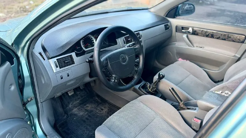 Цена: 510.000₽. торг продаю chevrolet lacetti по документам авто чистая, любое оформление, тех-осмотр пройден, автомобиль в отличном состоянии, пробег родной, автотека зеленая, кузов весь ровный, без дтп, без гнили и ржавчины, пороги и дно в идеальном состоянии. по технической части автомобиль полностью обслужен, двигатель работает тихо, масло не ест от слова совсем, коробка работает идеально, ходовая полностью обслужена, комплектация: кондиционер, стеклоподъемники, электрозеркала с подогревом, штатная сигнализация, мультируль, abs, магнитола pioneer, отличная летняя резина на литье. звоните в любое время. возможен обмен, с вашей доплатой. двигатель: 1.6.бензин. год: 2009. пробег: 220 к. коробка: механика 5 ст. г харцызск-макеевка. тел +79490402844 николай 📞 звоните: +7(949)0402844 - фотография - 9