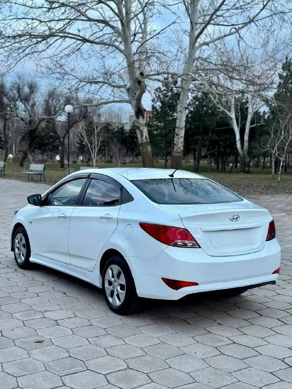 ⚪️ hyundai solaris 💰цена: 750 000р 🏢город: мариуполь 📅год выпуска: 2014 🧾пробег: 211 185км. ⚙️двигатель: 1.6 ⛽топливо: бензин ⚙️кпп: механика 📞 телефон: +7-989-263-55-56 +7-949-727-41-51 +7-949-551-91-52 💾 описание: solaris зарекомендовал себя. .. тояние как внешне, так и технически хорошая комплектация: ❄️ кондиционер (работает отлично), электропакет, abs, airbag, кожаный руль, гидроусилитель руля, android магнитола с камерой заднего вида, новые тормозные диски и колодки. ➕автомобиль с пройденным техническим осмотром и готов к переоформлению. улица шевченко 2️⃣9️⃣6️⃣ ⚠️бесплатно доставим этот или другой автомобиль в донецк, макеевку, бердянск, мелитополь и другие города новых территорий после детального видеообзора со всевозможными диагностиками⚠️ 🏦 возможна продажа в кредит по двум документам. - фотография - 4