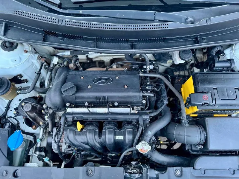 ⚪️ hyundai solaris 💰цена: 750 000р 🏢город: мариуполь 📅год выпуска: 2014 🧾пробег: 211 185км. ⚙️двигатель: 1.6 ⛽топливо: бензин ⚙️кпп: механика 📞 телефон: +7-989-263-55-56 +7-949-727-41-51 +7-949-551-91-52 💾 описание: solaris зарекомендовал себя. .. тояние как внешне, так и технически хорошая комплектация: ❄️ кондиционер (работает отлично), электропакет, abs, airbag, кожаный руль, гидроусилитель руля, android магнитола с камерой заднего вида, новые тормозные диски и колодки. ➕автомобиль с пройденным техническим осмотром и готов к переоформлению. улица шевченко 2️⃣9️⃣6️⃣ ⚠️бесплатно доставим этот или другой автомобиль в донецк, макеевку, бердянск, мелитополь и другие города новых территорий после детального видеообзора со всевозможными диагностиками⚠️ 🏦 возможна продажа в кредит по двум документам. - фотография - 7