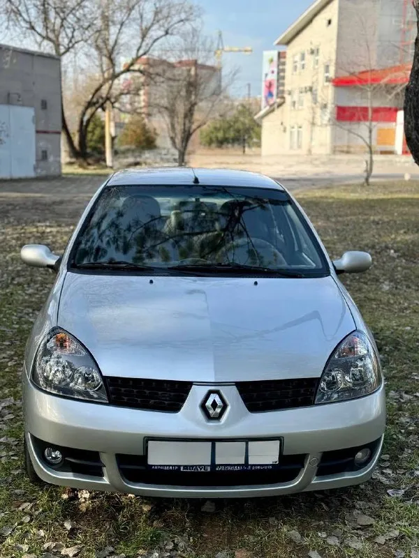 🇫🇷 renault symbol 💰цена: 450 000р 🏢город: мариуполь 📅год выпуска: 2008 🧾пробег: 192 751 км. ⚙️двигатель: 1.4 16v ⛽топливо: бензин ⚙️кпп: механика 📞 телефон: +7-949-551-91-52 +7-949-727-41-51 +7-989-263-55-56 💾 описание: ✅ 1 владелец, птс оригинал ✅ оцинкованный кузов ✅ турецкая сборка ✅ комплектация с кондиционером техническая часть в полном порядке. едет очень комфортно. двигатель 1.4 8-ми клапанный, очень резвый и надежный, бежит шикарно, коробка переключает идеально. салон в отличном состоянии, сигнализация. улица шевченко 2️⃣9️⃣6️⃣ ➕автомобиль с пройденным техническим осмотром и готов к переоформлению. 🏦 возможна продажа в кредит по двум документам. - фотография - 2